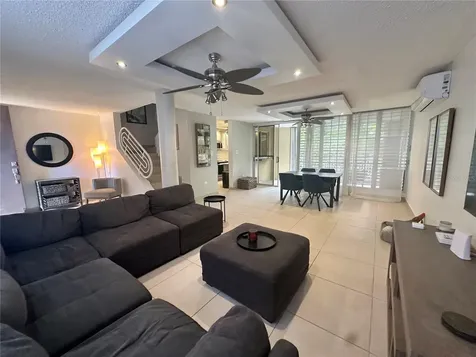 Villas De Parkville I Lopategui Guaynabo PR 00969