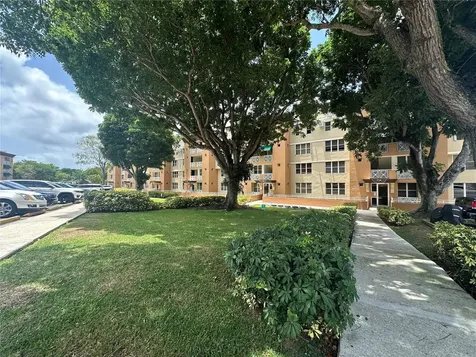 Villas De Parkville I Lopategui Guaynabo PR 00969