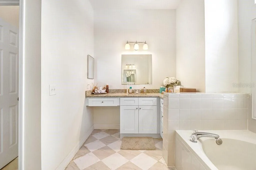 8612 Swann Ridge Court Tampa FL 33647