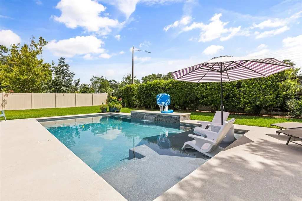 8736 Larwin Lane Orlando FL 32817