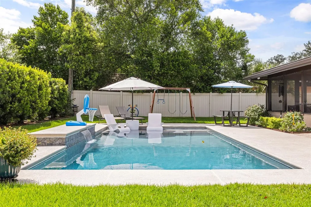 8736 Larwin Lane Orlando FL 32817