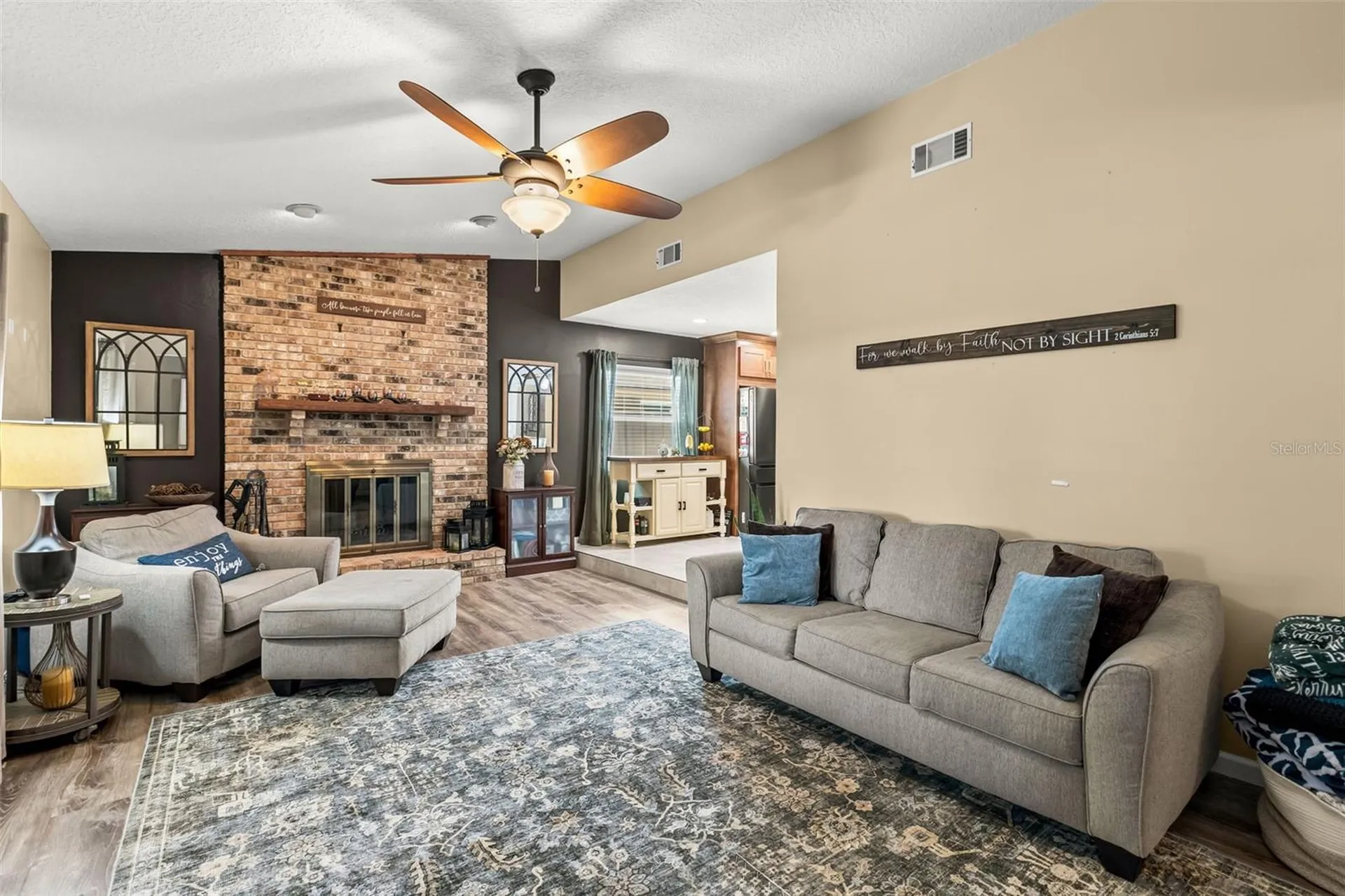 8736 Larwin Lane Orlando FL 32817