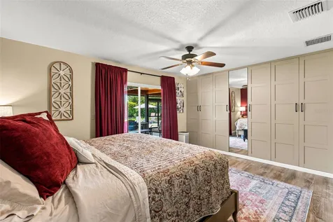 8736 Larwin Lane Orlando FL 32817
