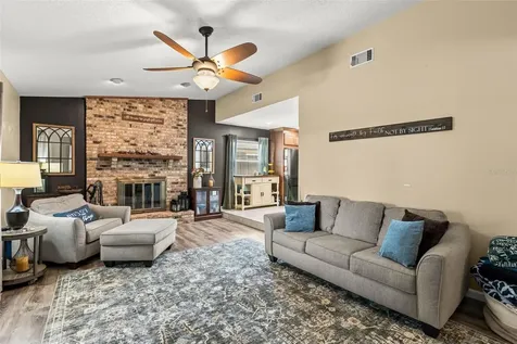 8736 Larwin Lane Orlando FL 32817