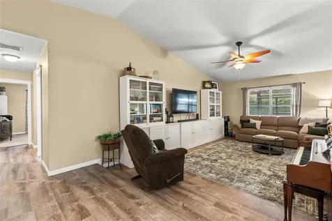 8736 Larwin Lane Orlando FL 32817