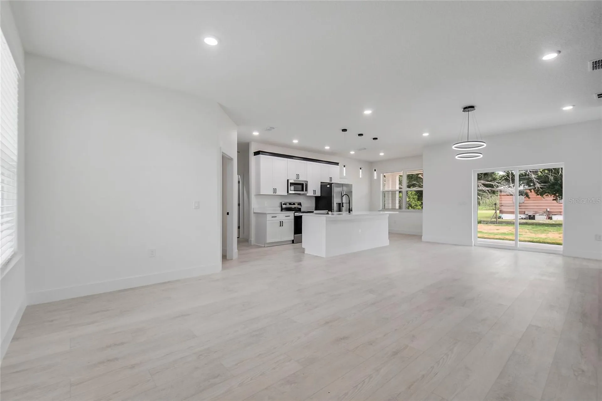 222 Florida Avenue Dundee FL 33838