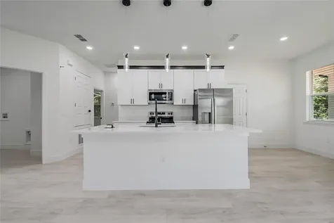 222 Florida Avenue Dundee FL 33838