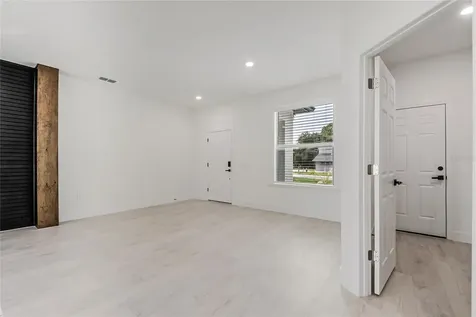222 Florida Avenue Dundee FL 33838