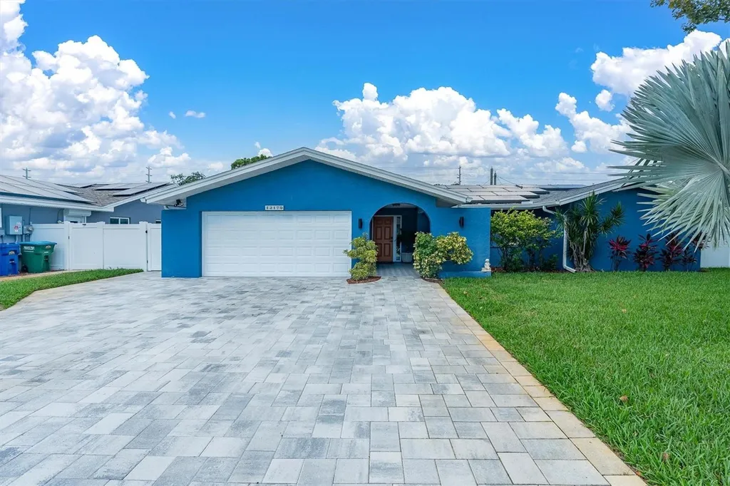 13179 Dorchester Drive Seminole FL 33776