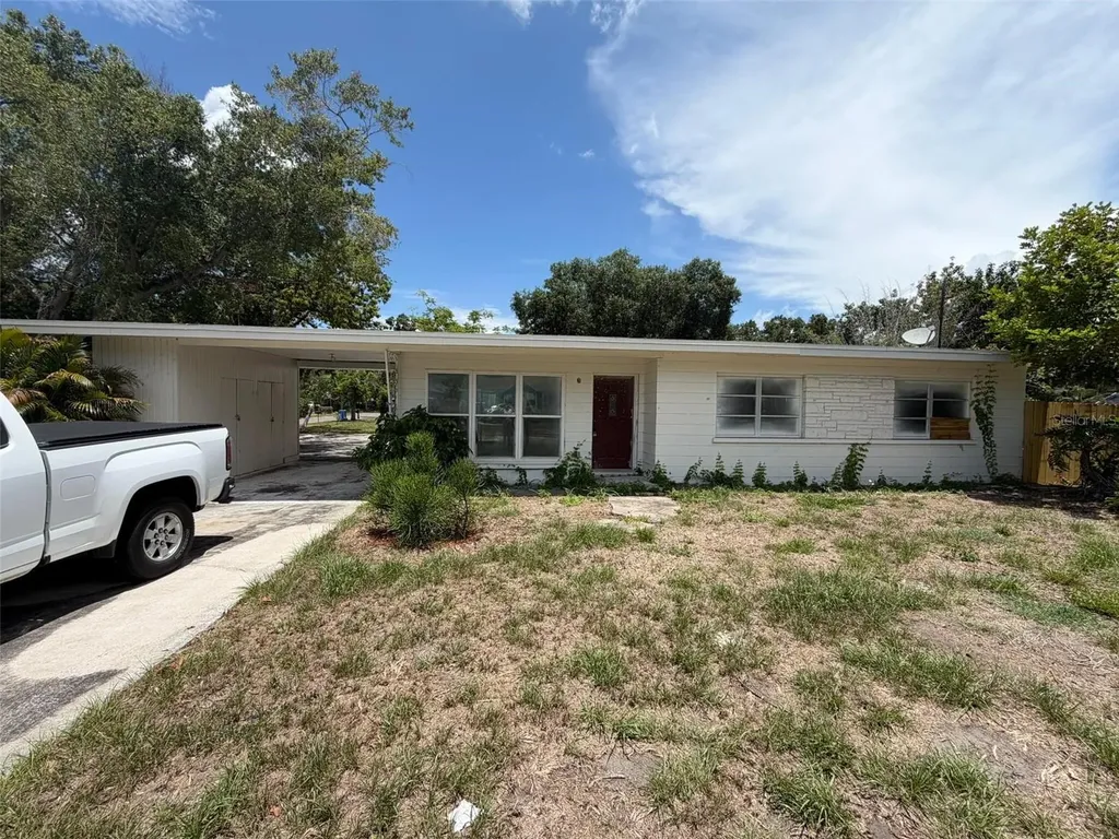 2612 9th Bradenton FL 34205