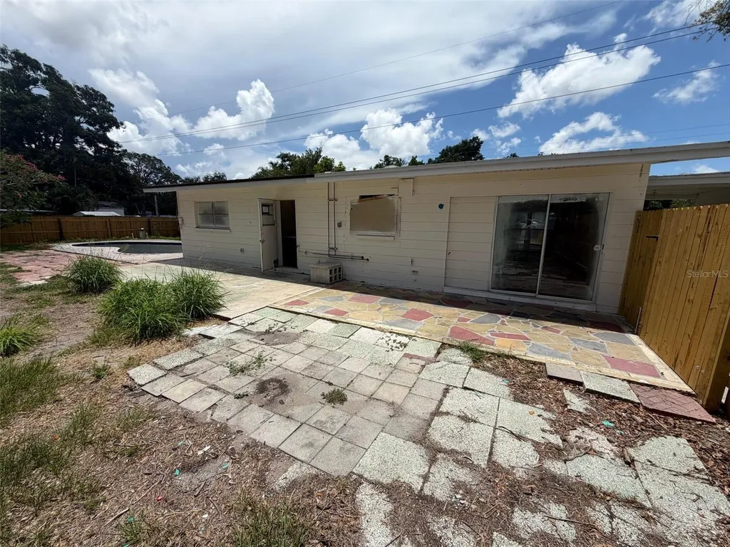 2612 9th Bradenton FL 34205