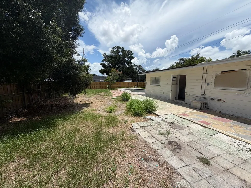 2612 9th Bradenton FL 34205