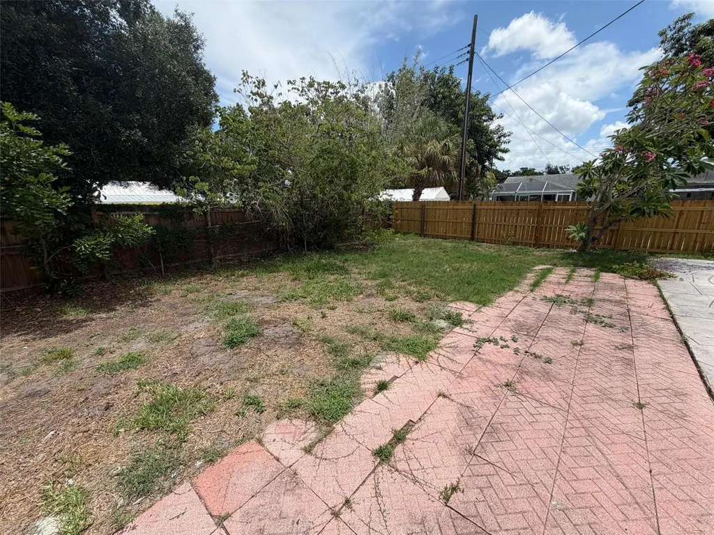 2612 9th Bradenton FL 34205