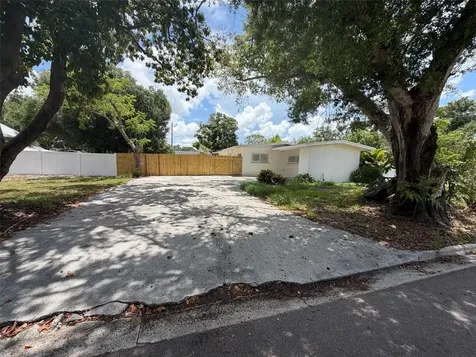 2612 9th Bradenton FL 34205