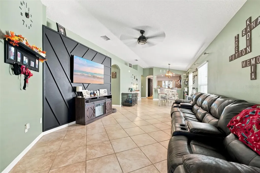 1111 Seminole Sky Drive Ruskin FL 33570