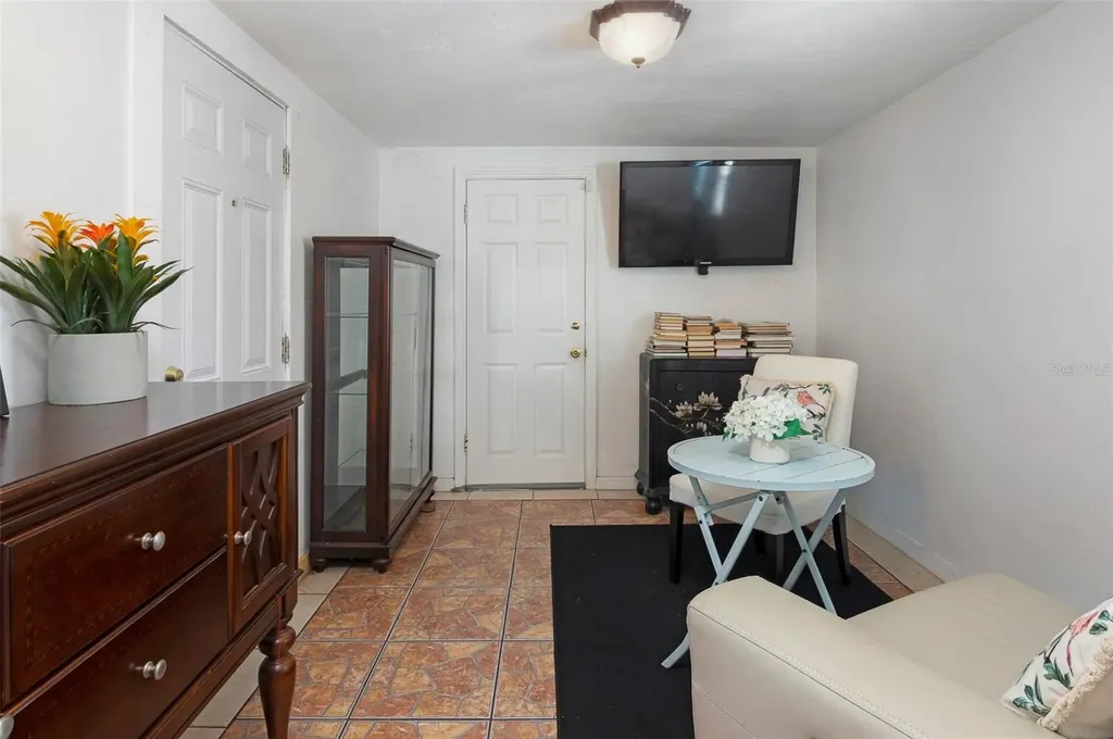 5130 Burlington Avenue N St Petersburg FL 33710