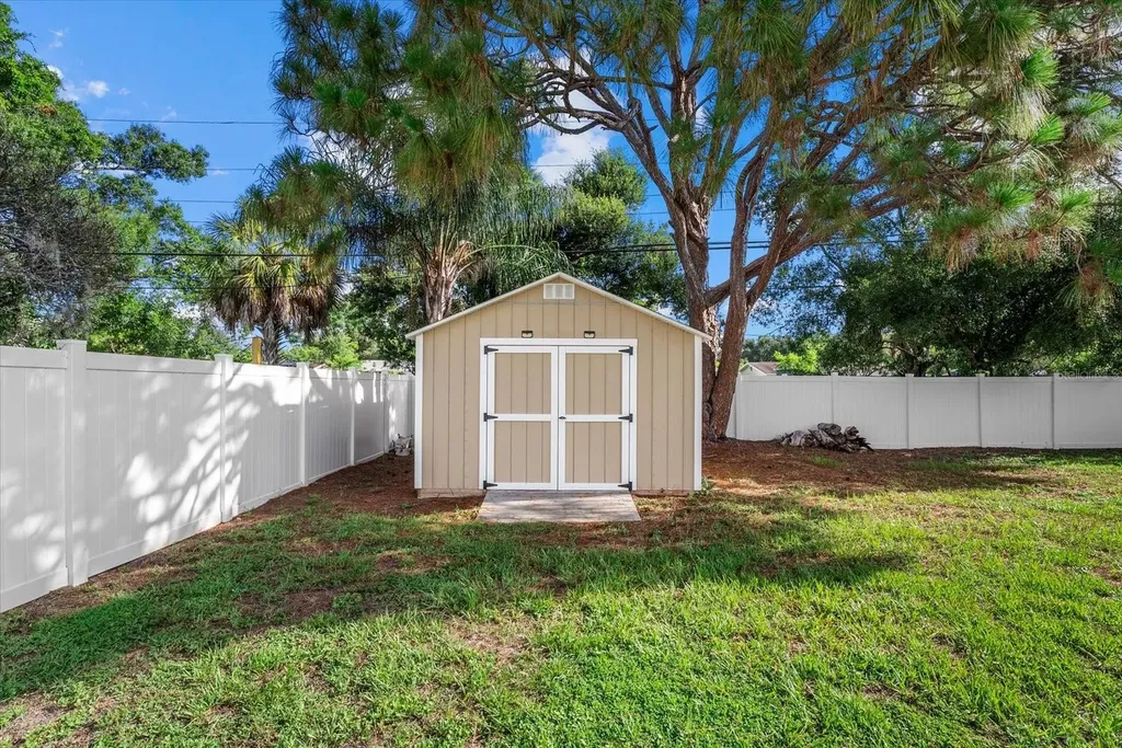4915 Bell Meade Drive Sarasota FL 34232