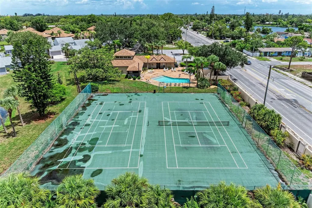 5209 34th Street Court W Bradenton FL 34210