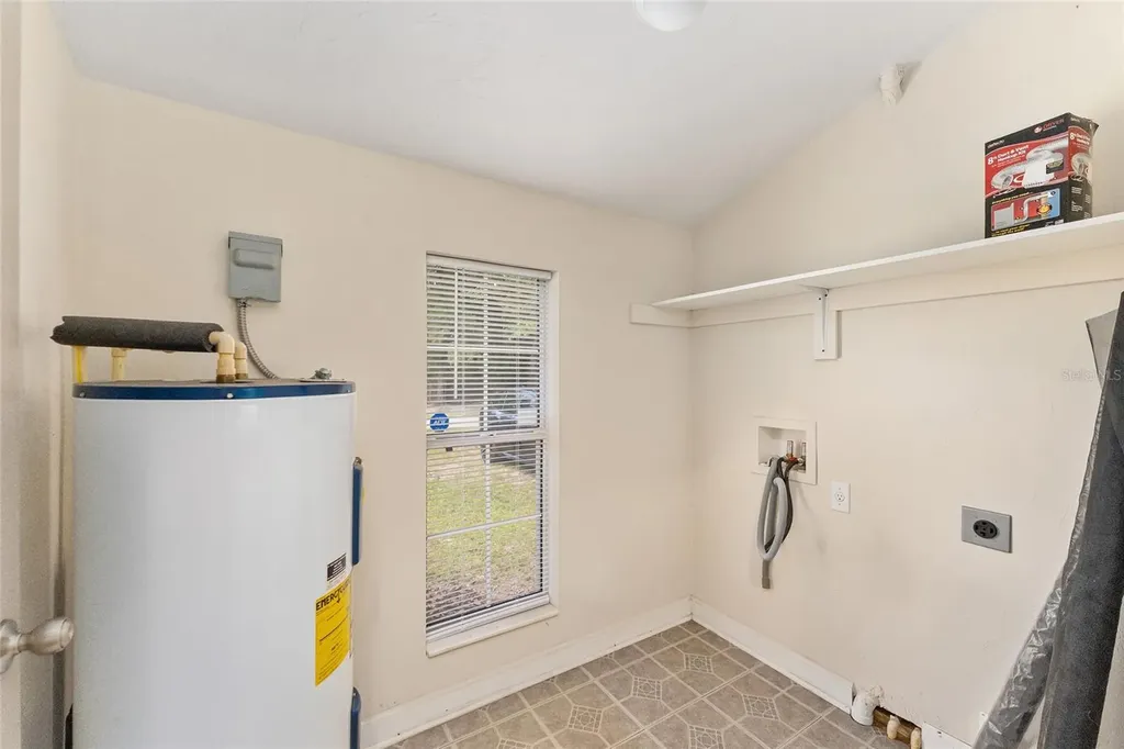 18673 NW 252nd Street High Springs FL 32643
