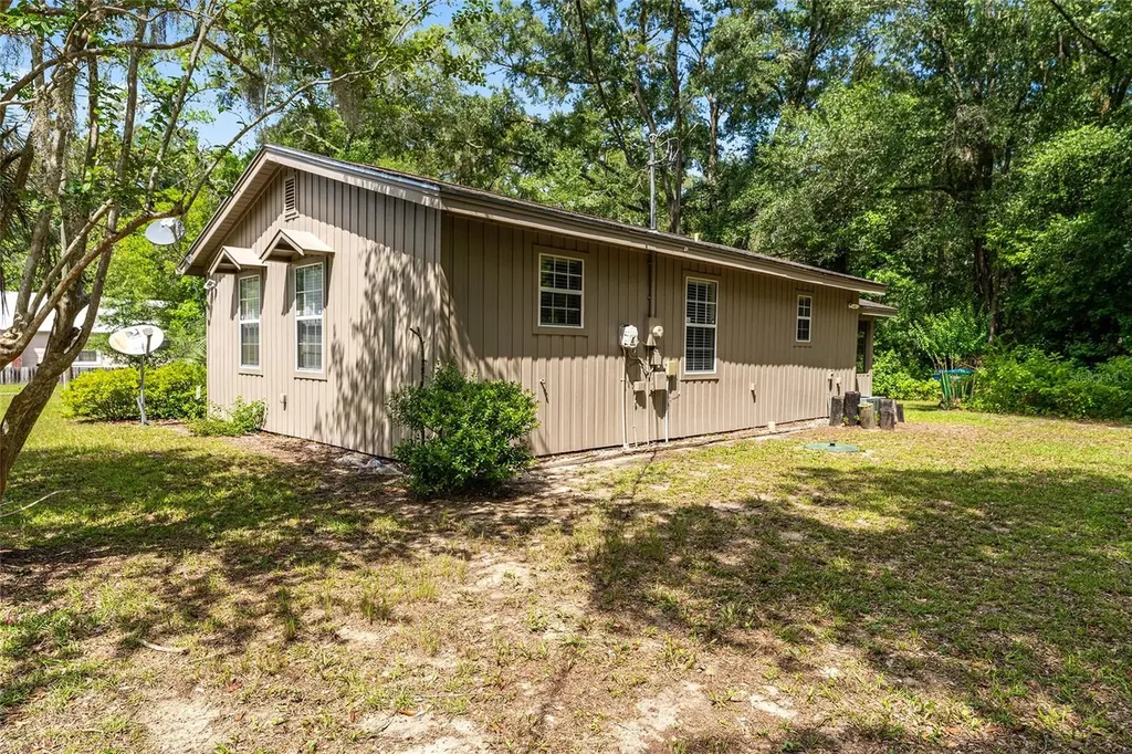 18673 NW 252nd Street High Springs FL 32643