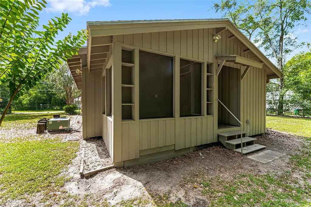 18673 NW 252nd Street High Springs FL 32643