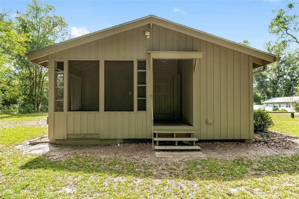 18673 NW 252nd Street High Springs FL 32643