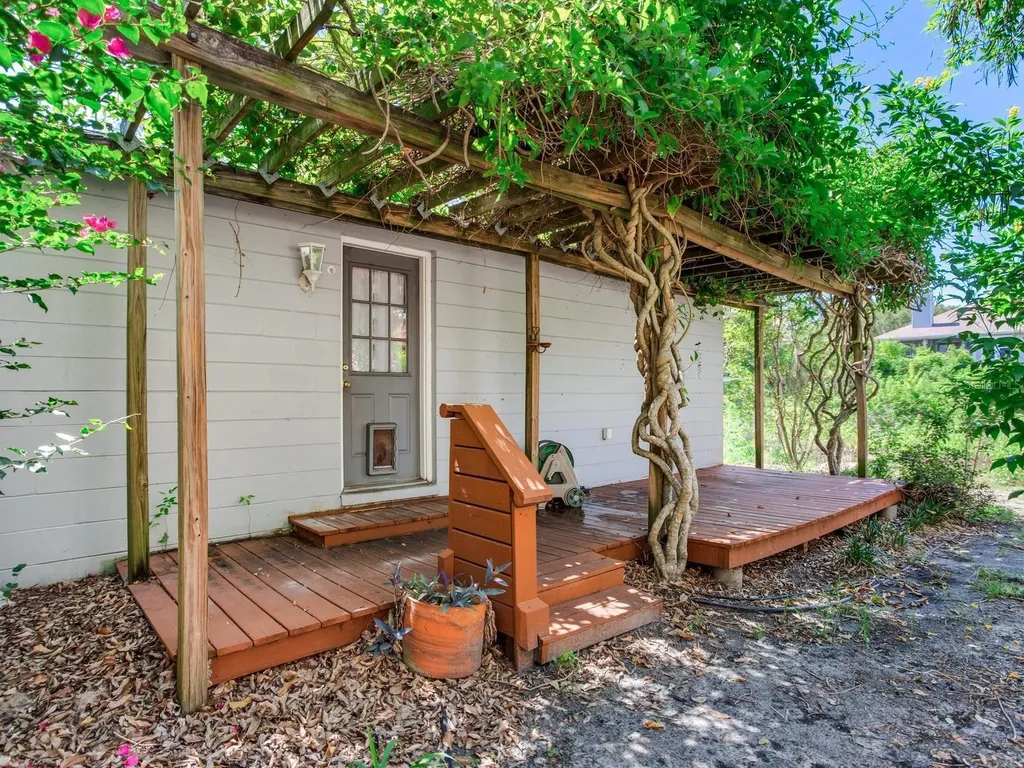 2812 W Shelton Avenue Tampa FL 33611