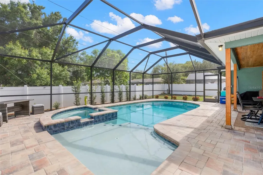 2405 Summerlin Drive Clearwater FL 33764