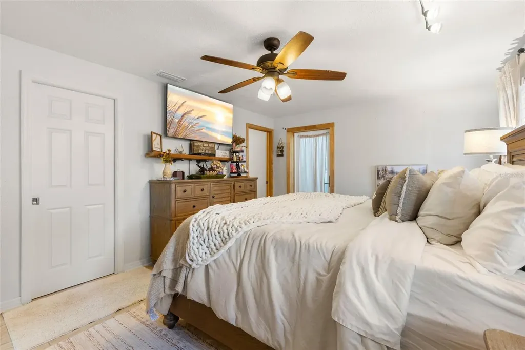 2405 Summerlin Drive Clearwater FL 33764