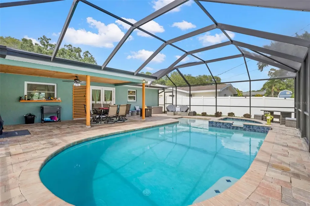 2405 Summerlin Drive Clearwater FL 33764
