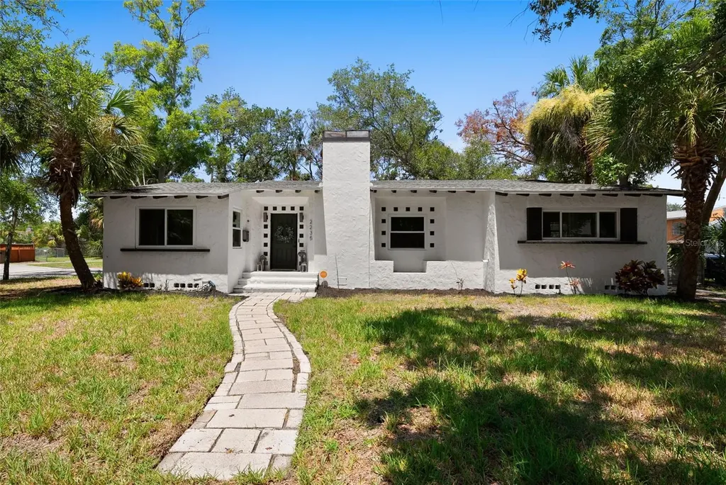 2235 5th Street S St Petersburg FL 33705