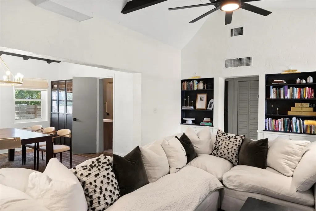 2235 5th Street S St Petersburg FL 33705