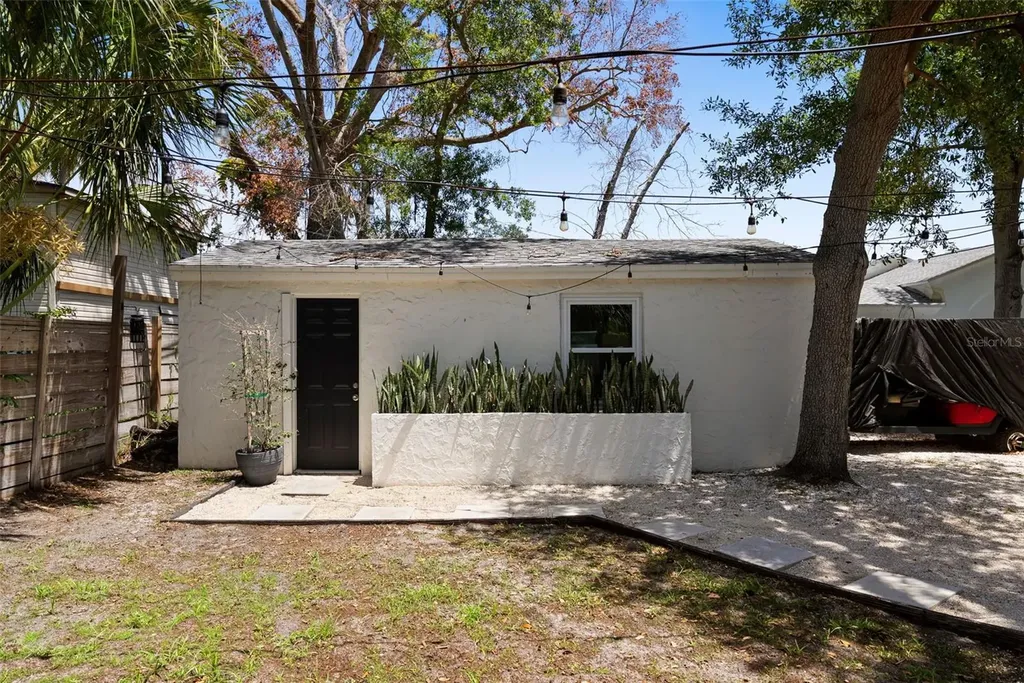 2235 5th Street S St Petersburg FL 33705