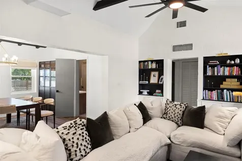 2235 5th Street S St Petersburg FL 33705