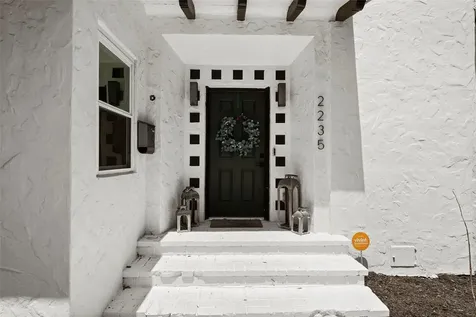 2235 5th Street S St Petersburg FL 33705