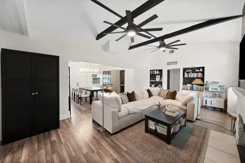 2235 5th Street S St Petersburg FL 33705