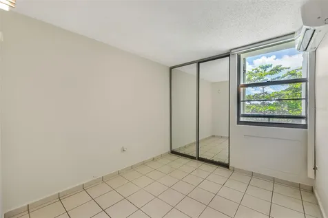37 Cond Atrium Park Regina Medina Guaynabo PR 00969