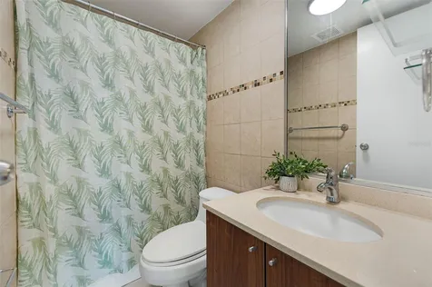 37 Cond Atrium Park Regina Medina Guaynabo PR 00969