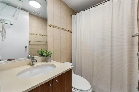 37 Cond Atrium Park Regina Medina Guaynabo PR 00969