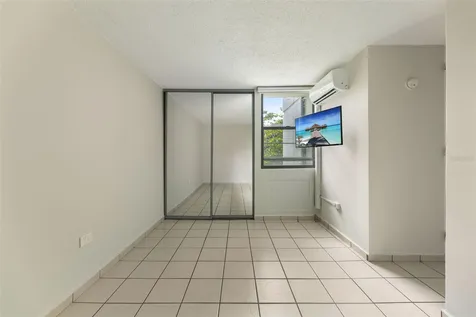 37 Cond Atrium Park Regina Medina Guaynabo PR 00969