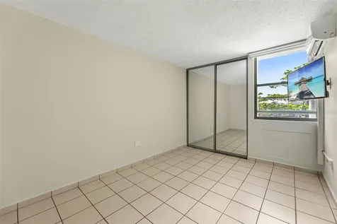 37 Cond Atrium Park Regina Medina Guaynabo PR 00969