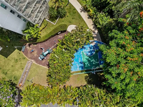 37 Cond Atrium Park Regina Medina Guaynabo PR 00969