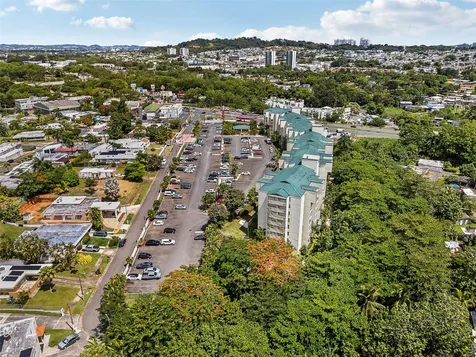 37 Cond Atrium Park Regina Medina Guaynabo PR 00969