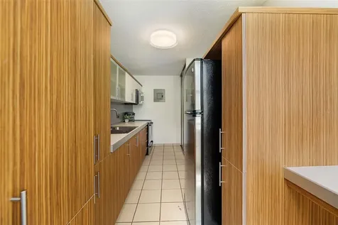 37 Cond Atrium Park Regina Medina Guaynabo PR 00969