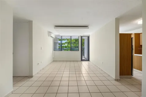 37 Cond Atrium Park Regina Medina Guaynabo PR 00969
