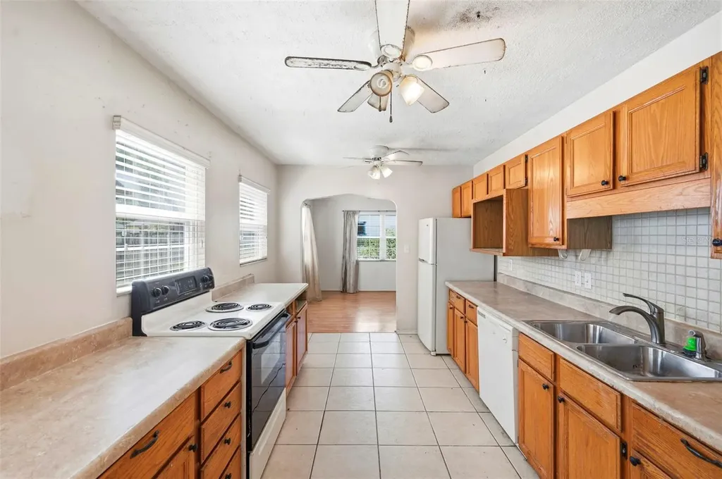 4548 12th Avenue N St Petersburg FL 33701