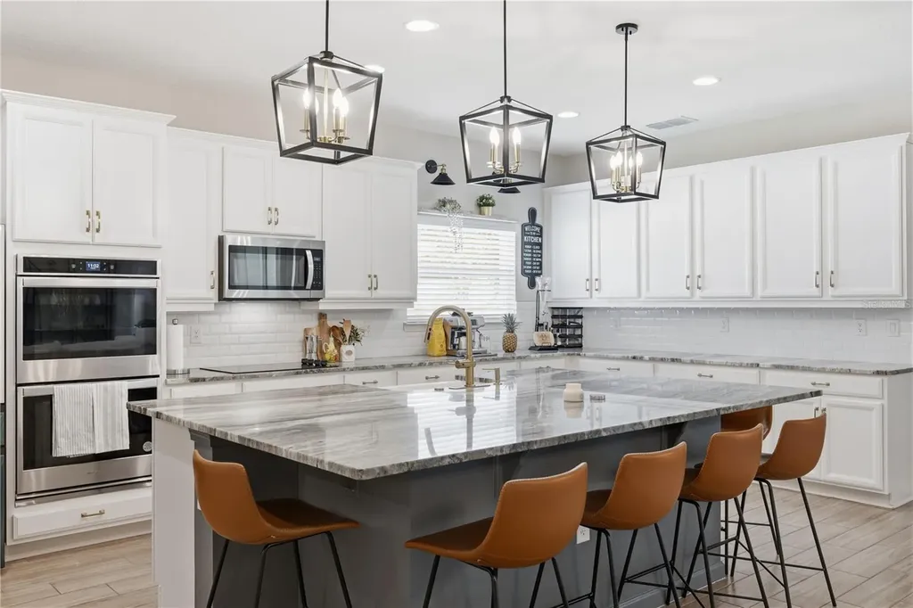 600 Avila Place Howey In The Hills FL 34737