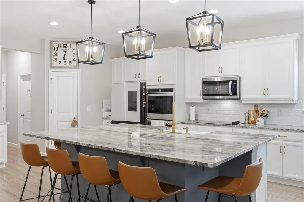600 Avila Place Howey In The Hills FL 34737