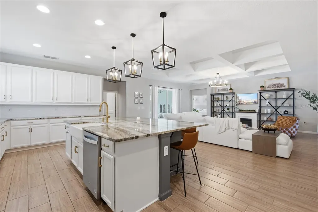 600 Avila Place Howey In The Hills FL 34737
