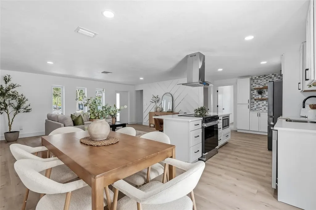 6419 Pelican Drive S St Petersburg FL 33707
